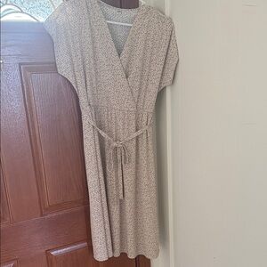 Uniqlo Beige Printed Midi Dress with pockets